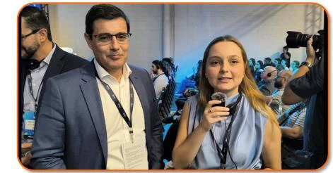 Registro de entrevista em um encontro corporativo
